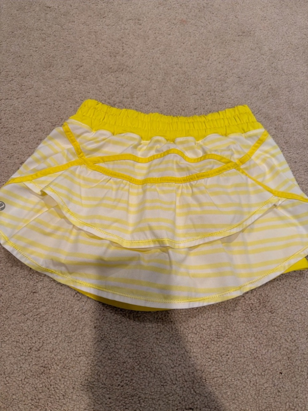 Lululemon athletica Run Yellow & white Striped Track Attack Skort sz 2 - Picture 7 of 7